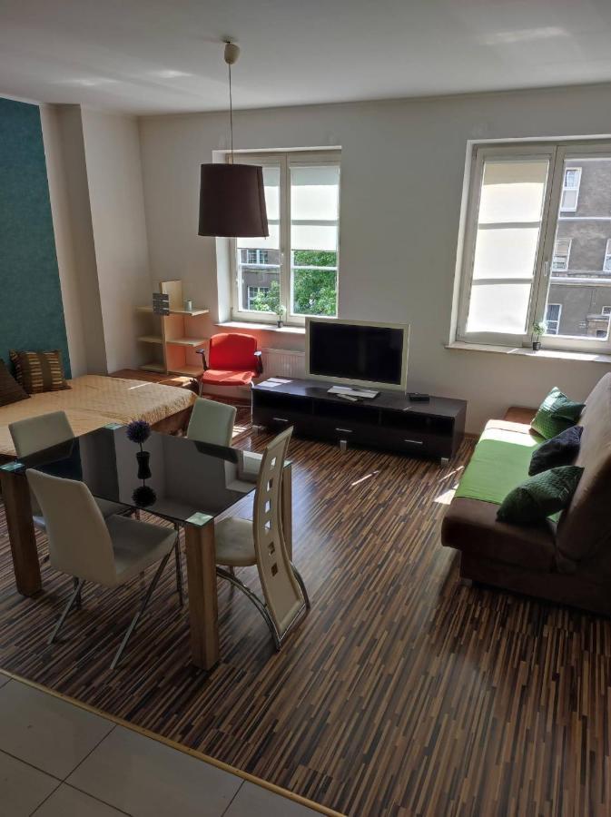 Apartament Przy Fontannie Neptuna Danzig Exterior foto